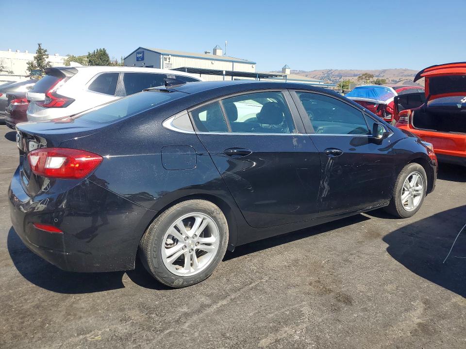 70176846 :رقم المزاد ، 1G1BE5SM7J7179419 vin ، 2018 Chevrolet Cruze مزاد بيع