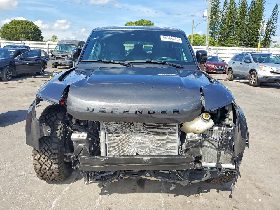 Продажа на аукционе авто 2024 Land Rover Defender, vin: SALEWFEU2R2353773, номер лота: 68140656