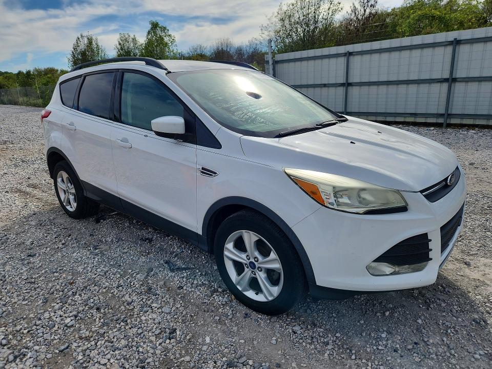 2015 Ford Escape მანქანა იყიდება აუქციონზე, vin: 1FMCU0GX9FUA39557, აუქციონის ნომერი: 70306196