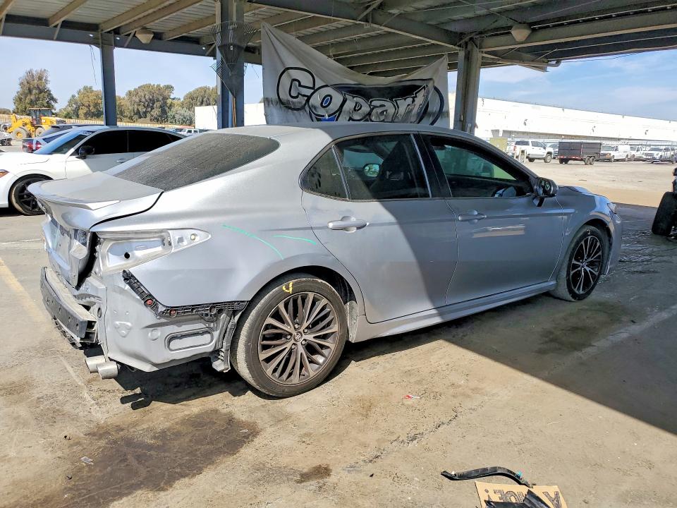 2018 Toyota Camry მანქანა იყიდება აუქციონზე, vin: 4T1B11HKXJU594376, აუქციონის ნომერი: 70478586