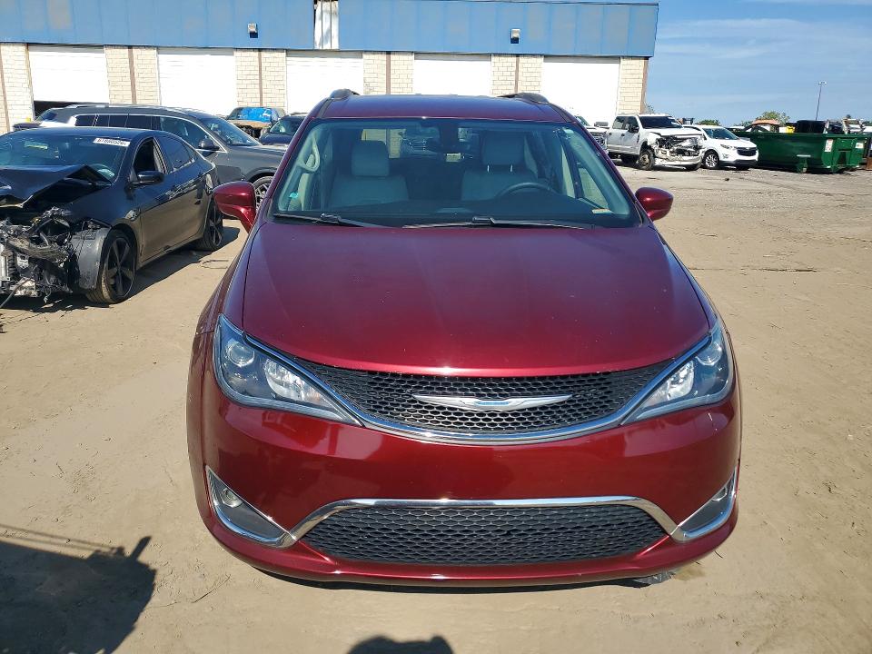 68340506 :رقم المزاد ، 2C4RC1BG1JR158076 vin ، 2018 Chrysler Pacifica مزاد بيع