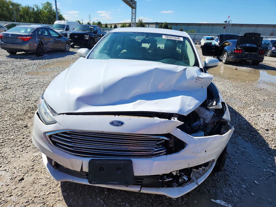 70522356 :رقم المزاد ، 3FA6P0H75JR226968 vin ، 2018 Ford Fusion مزاد بيع
