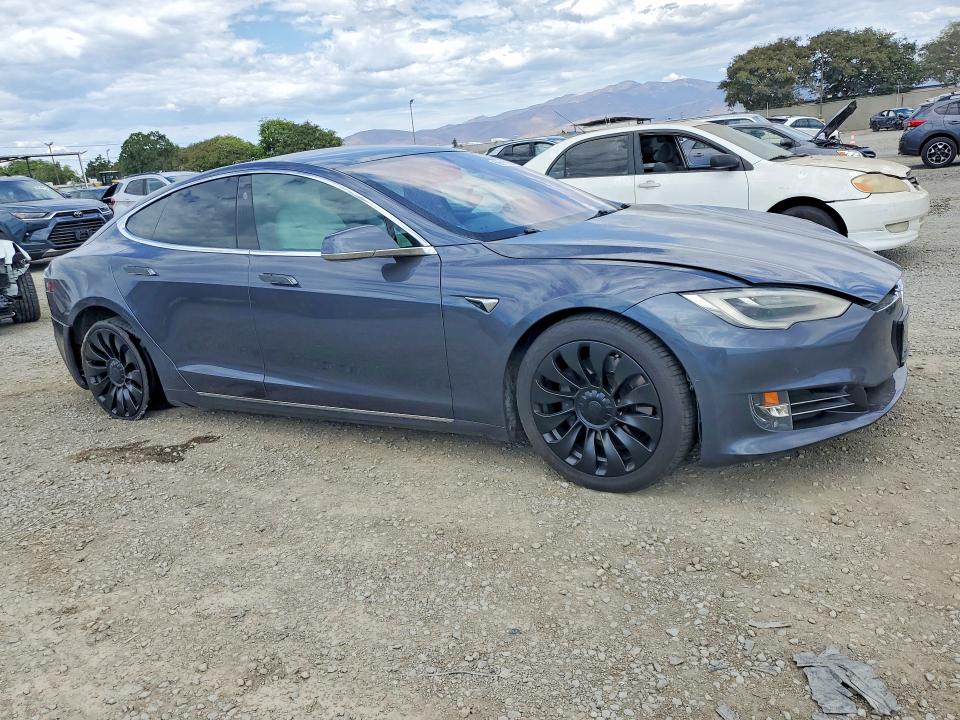 68519266 :رقم المزاد ، 5YJSA1E26LF350924 vin ، 2020 Tesla Model S مزاد بيع