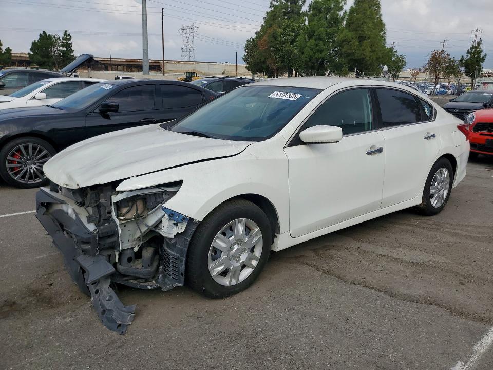 2016 Nissan Altima მანქანა იყიდება აუქციონზე, vin: 1N4AL3AP2GN341007, აუქციონის ნომერი: 69797926