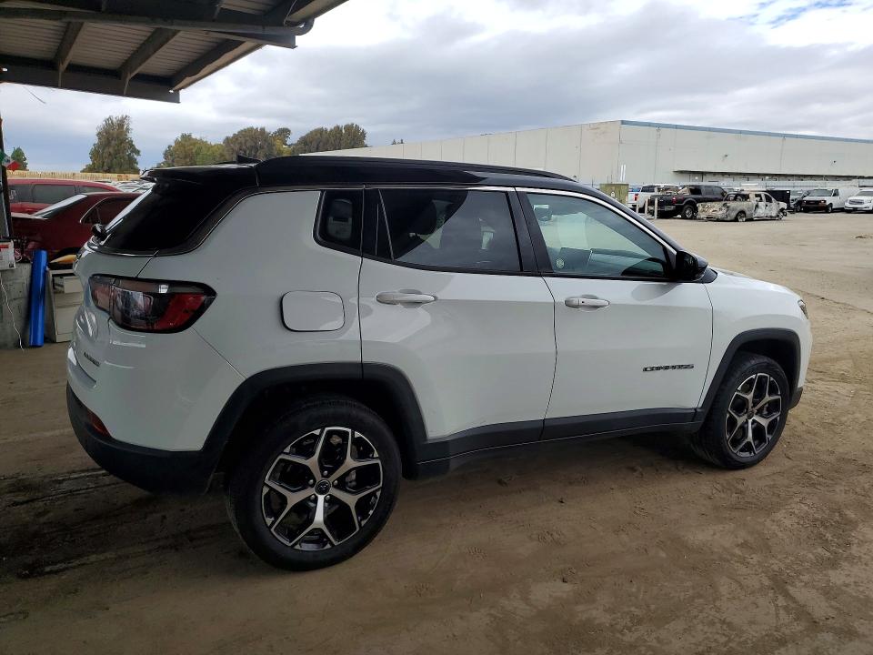 67541806 :رقم المزاد ، 3C4NJDCN5ST546039 vin ، 2025 Jeep Compass مزاد بيع