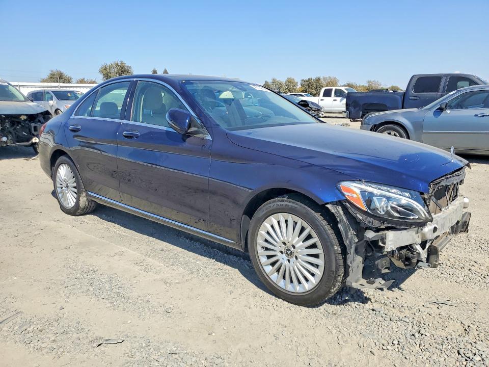 2017 Mercedes-benz C მანქანა იყიდება აუქციონზე, vin: 55SWF4JB0HU225367, აუქციონის ნომერი: 69798806