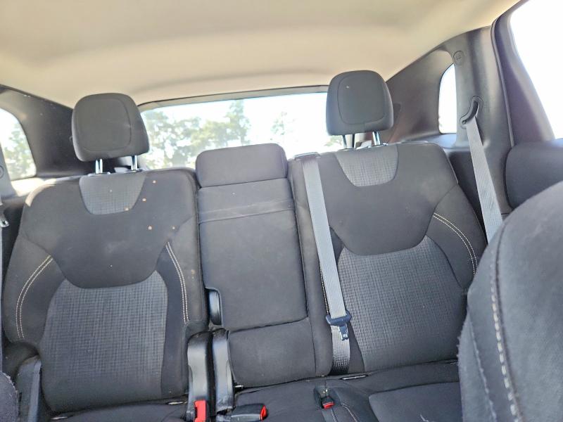 67141286 :رقم المزاد ، 1C4PJLCB0FW771073 vin ، 2015 Jeep Cherokee مزاد بيع
