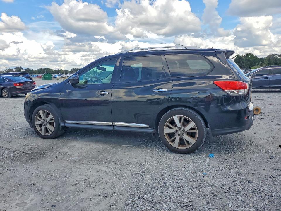 67647056 :رقم المزاد ، 5N1AR2MM8FC601713 vin ، 2015 Nissan Pathfinder مزاد بيع