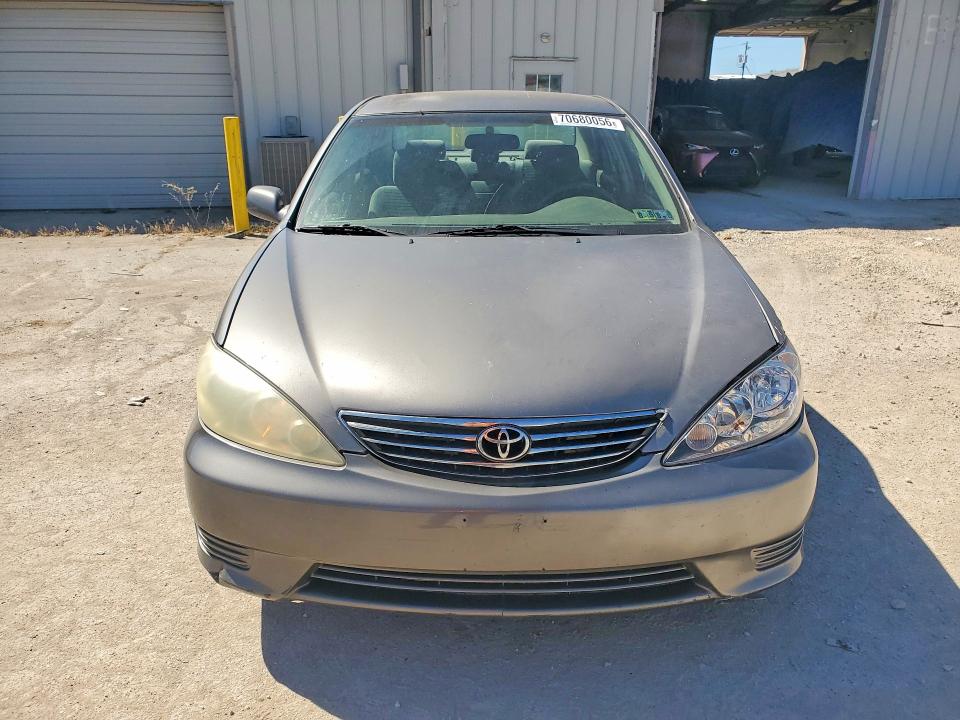 70680056 :رقم المزاد ، 4T1BE32K15U637954 vin ، 2005 Toyota Camry مزاد بيع