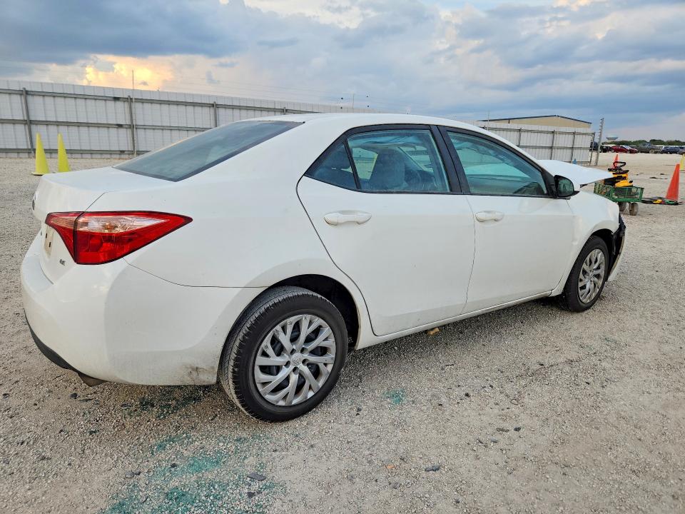 Aukcja sprzedaży 2017 Toyota Corolla, vin: 5YFBURHE4HP657032, numer aukcji: 69937826