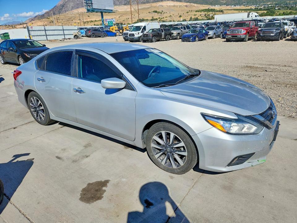 Продаж на аукціоні авто 2017 Nissan Altima, vin: 1N4AL3AP6HC217996, номер лоту: 69929086