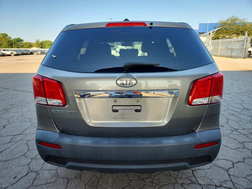 67749126 :رقم المزاد ، 5XYKT3A18BG046049 vin ، 2011 Kia Sorento مزاد بيع