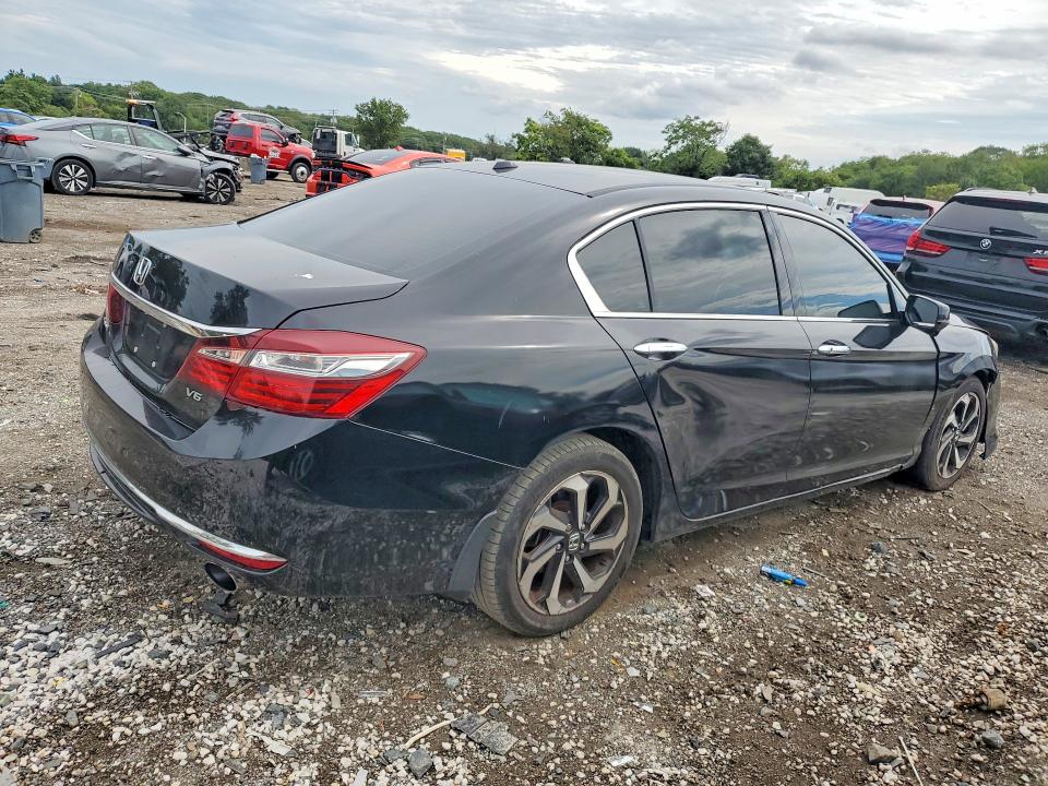Продажа на аукционе авто 2017 Honda Accord, vin: 1HGCR3F81HA009802, номер лота: 67669786