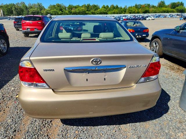 2005 Toyota Camry მანქანა იყიდება აუქციონზე, vin: 4T1BE30K15U558335, აუქციონის ნომერი: 68595766