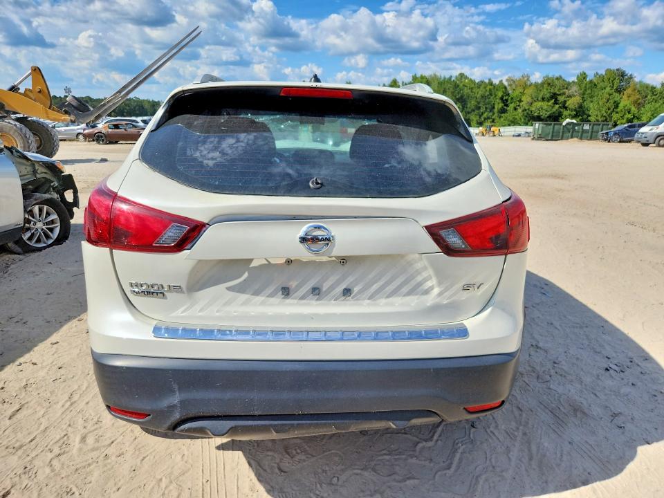 67733576 :رقم المزاد ، JN1BJ1CP7JW500632 vin ، 2018 Nissan Rogue Sport مزاد بيع