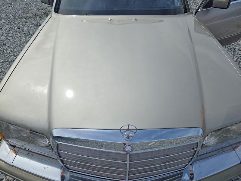 71215616 :رقم المزاد ، WDBCA39D3HA338420 vin ، 1987 Mercedes-benz 560 مزاد بيع