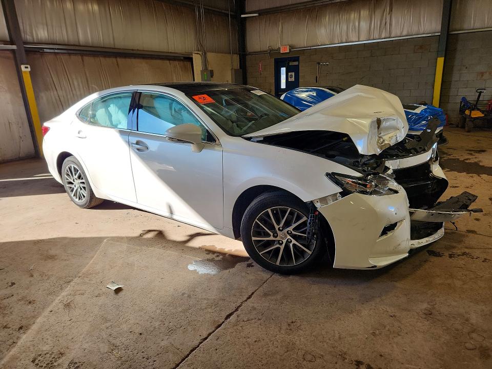 68637946 :رقم المزاد ، 58ABK1GGXJU082703 vin ، 2018 Lexus Es مزاد بيع