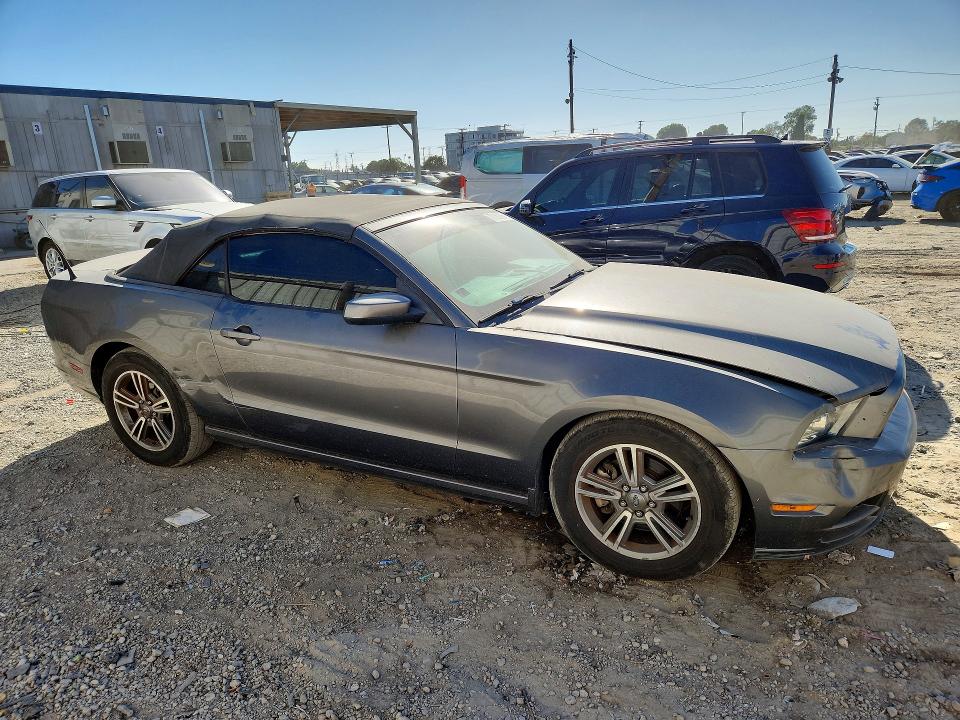 Продажа на аукционе авто 2013 Ford Mustang, vin: 1ZVBP8EM6D5233739, номер лота: 70798106