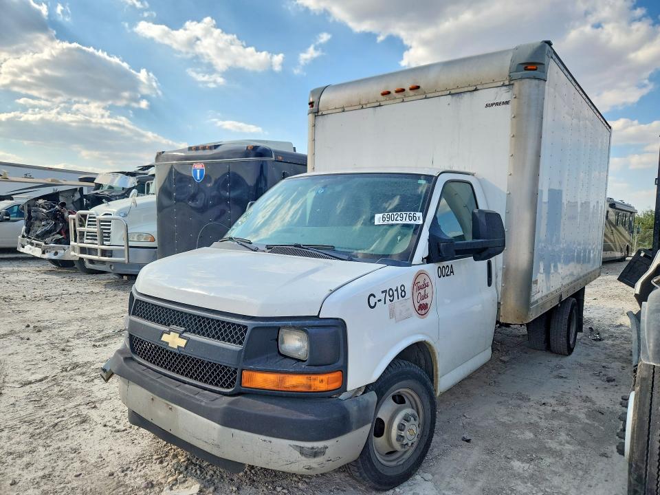 69029766 :رقم المزاد ، 1GB3G3CG8F1130912 vin ، 2015 Chevrolet Express G3500 مزاد بيع