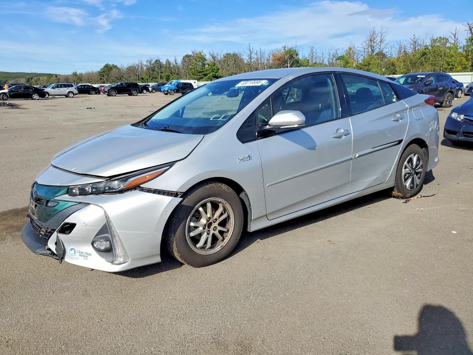 69719996 :رقم المزاد ، JTDKARFP1J3102728 vin ، 2018 Toyota Prius Prime مزاد بيع