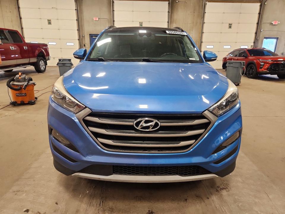 Aukcja sprzedaży 2017 Hyundai Tucson, vin: KM8J33A2XHU327695, numer aukcji: 69586326