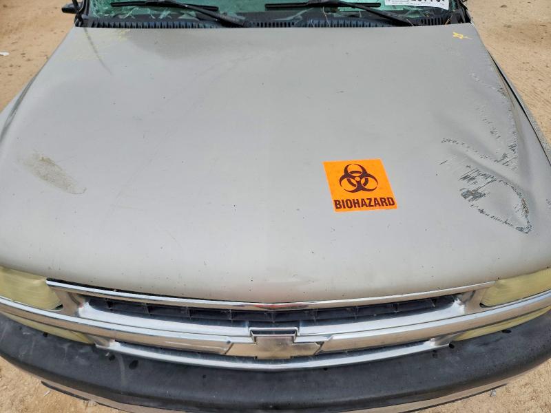 69528776 :رقم المزاد ، 1GNEC13VX4R149535 vin ، 2004 Chevrolet Tahoe مزاد بيع