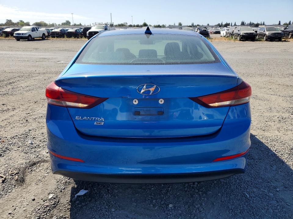 69180266 :رقم المزاد ، 5NPD74LF0HH192121 vin ، 2017 Hyundai Elantra مزاد بيع