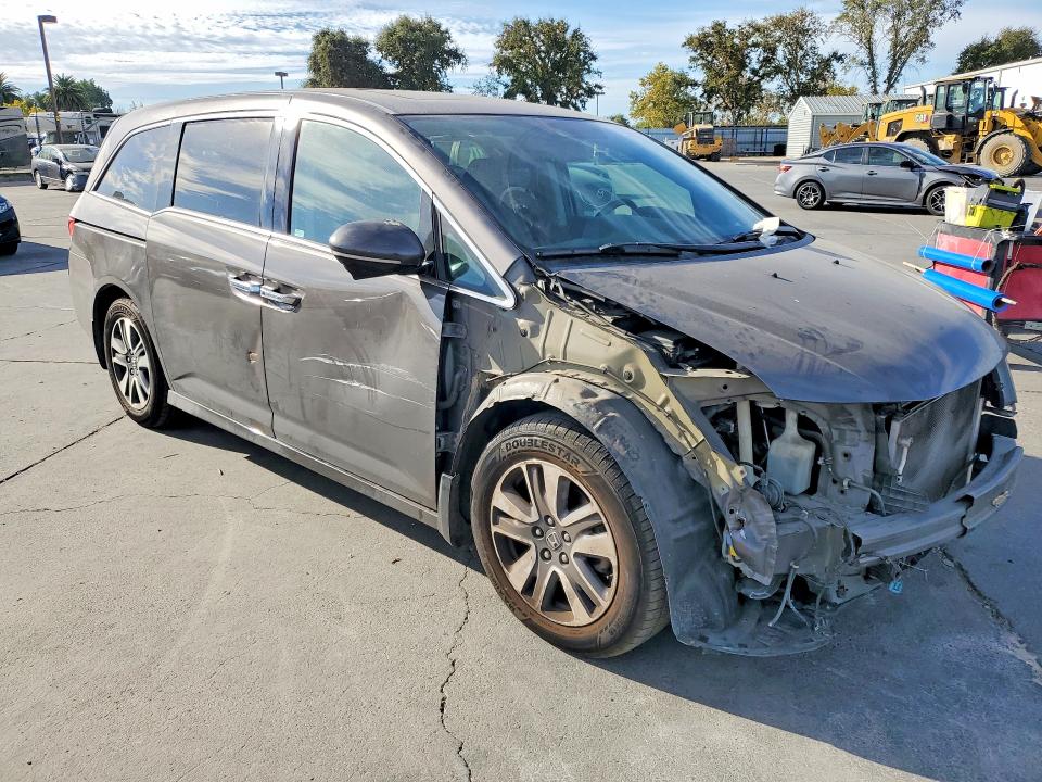 68251326 :رقم المزاد ، 5FNRL5H91FB031377 vin ، 2015 Honda Odyssey مزاد بيع
