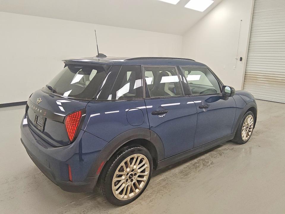 69335256 :رقم المزاد ، WMW53GD09T2Y07932 vin ، 2026 Mini Cooper مزاد بيع