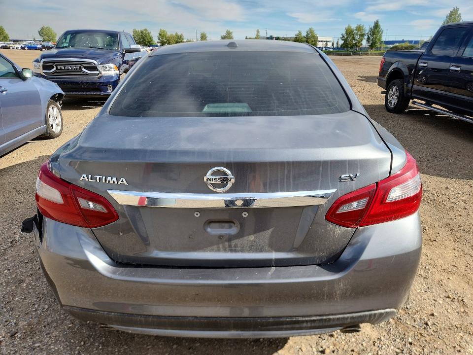 2018 Nissan Altima მანქანა იყიდება აუქციონზე, vin: 1N4AL3AP5JC220961, აუქციონის ნომერი: 68677366