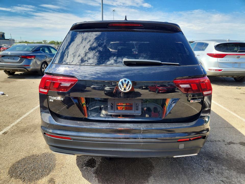 70531306 :رقم المزاد ، 3VV2B7AX2MM096984 vin ، 2021 Volkswagen Tiguan مزاد بيع