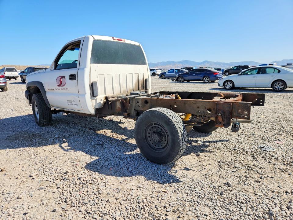 2004 Chevrolet Silverado მანქანა იყიდება აუქციონზე, vin: 1GBHC24U84E334681, აუქციონის ნომერი: 68237506