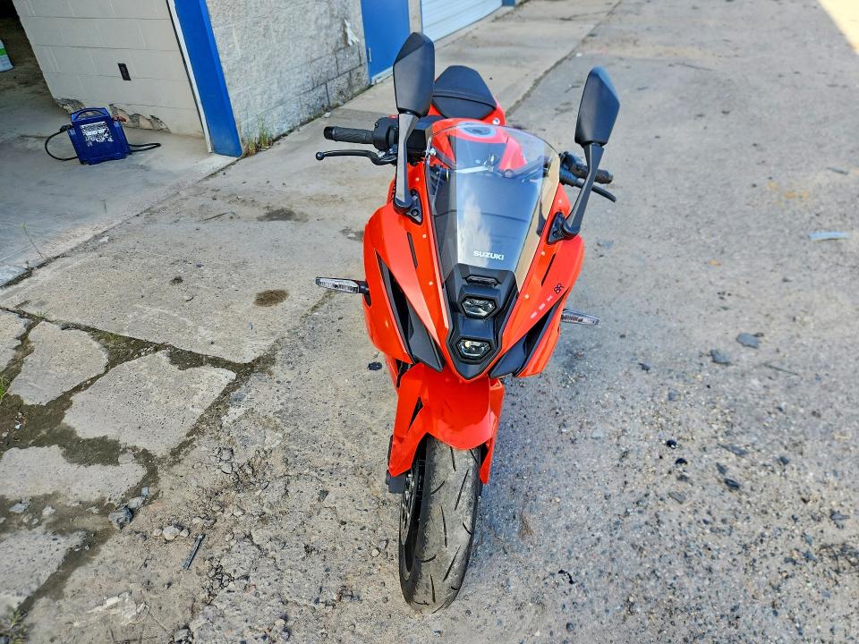 67280796 :رقم المزاد ، JS1EM13B7T7101359 vin ، 2026 Suzuki Gsx800 مزاد بيع