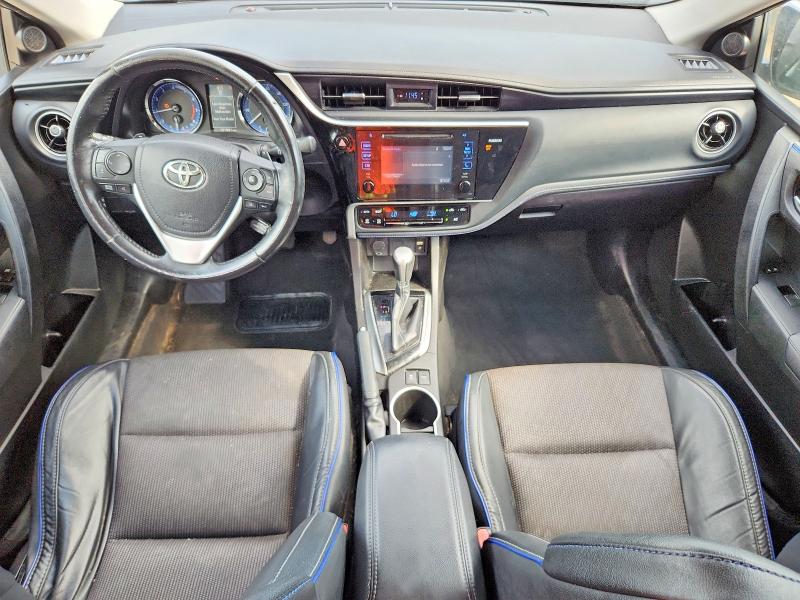 68136846 :رقم المزاد ، 5YFBURHEXHP655320 vin ، 2017 Toyota Corolla مزاد بيع