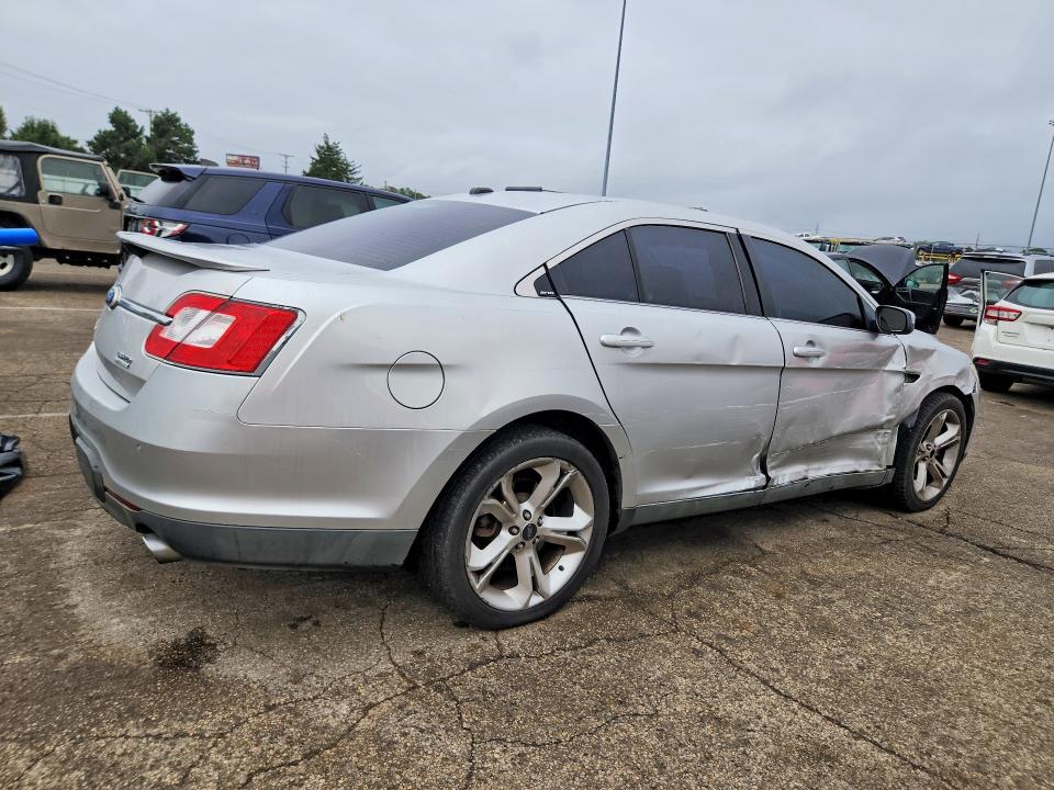 70332486 :رقم المزاد ، 1FAHP2KT4BG112561 vin ، 2011 Ford Taurus مزاد بيع
