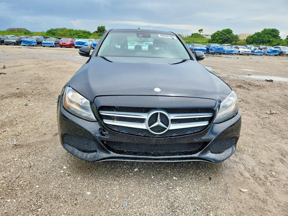 68594186 :رقم المزاد ، 55SWF4JB3GU122314 vin ، 2016 Mercedes-benz C مزاد بيع