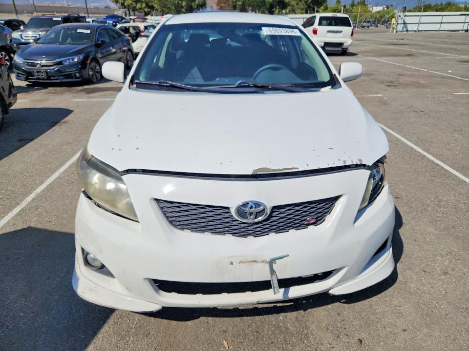 69093896 :رقم المزاد ، 1NXBU4EE9AZ305592 vin ، 2010 Toyota Corolla مزاد بيع