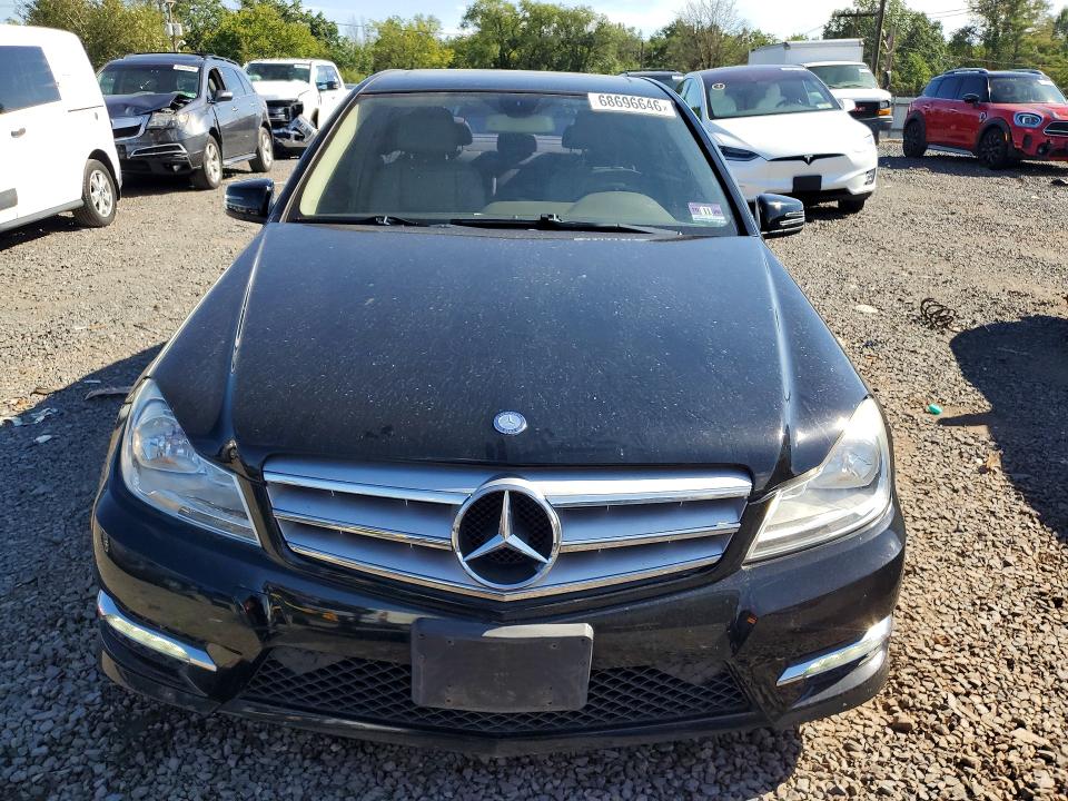 2013 Mercedes-benz C მანქანა იყიდება აუქციონზე, vin: WDDGF8AB9DR246046, აუქციონის ნომერი: 68696646