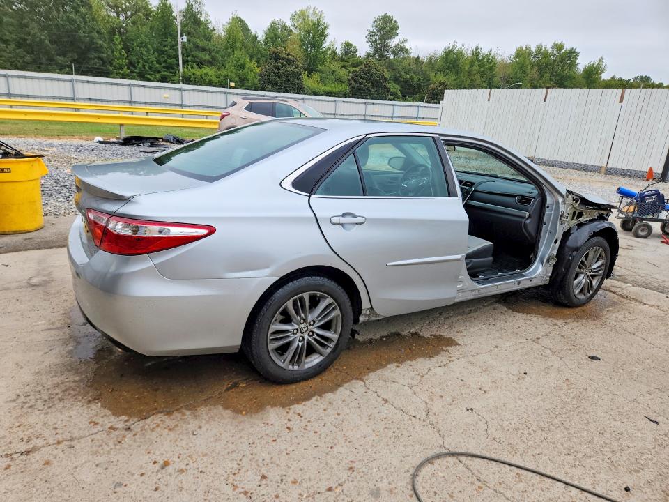 2015 Toyota Camry მანქანა იყიდება აუქციონზე, vin: 4T1BF1FK4FU024501, აუქციონის ნომერი: 70038976