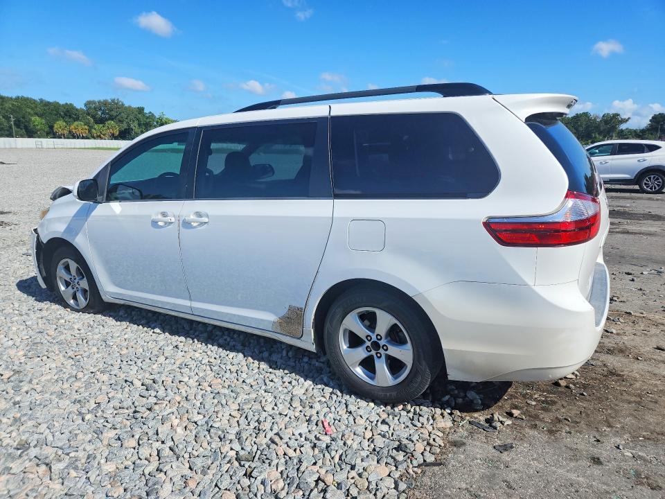69599786 :رقم المزاد ، 5TDKK3DC1FS682479 vin ، 2015 Toyota Sienna مزاد بيع