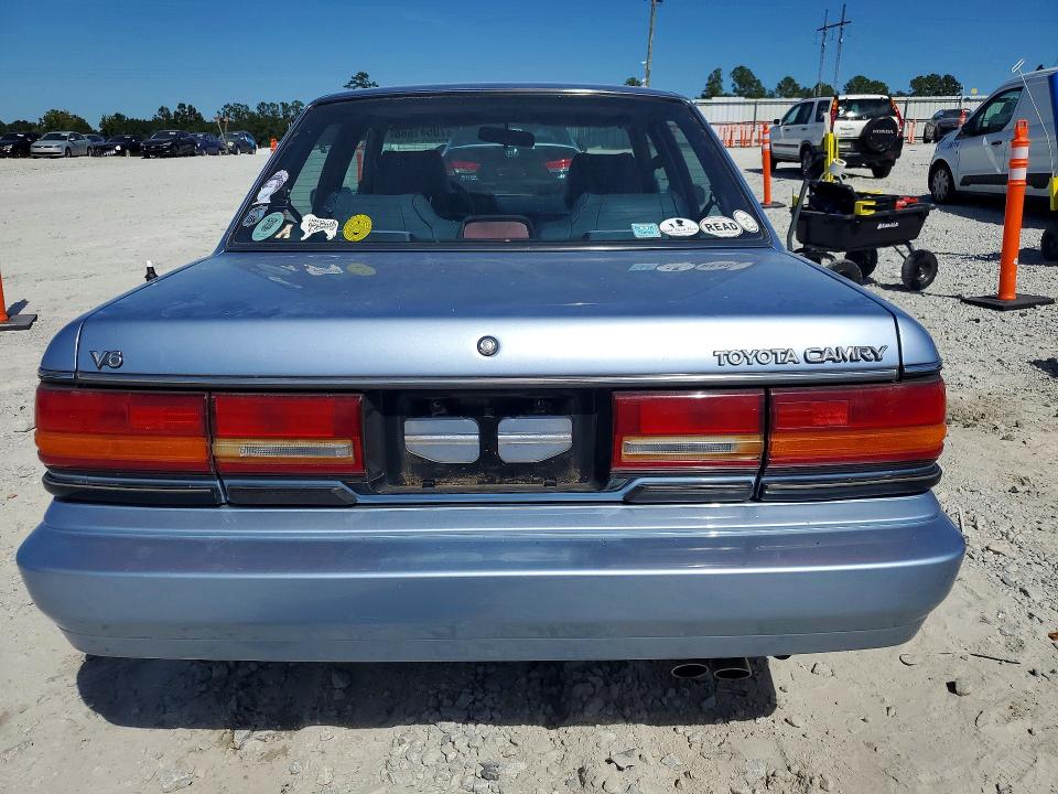 70541686 :رقم المزاد ، 4T1VV22E1LU030080 vin ، 1990 Toyota Camry مزاد بيع