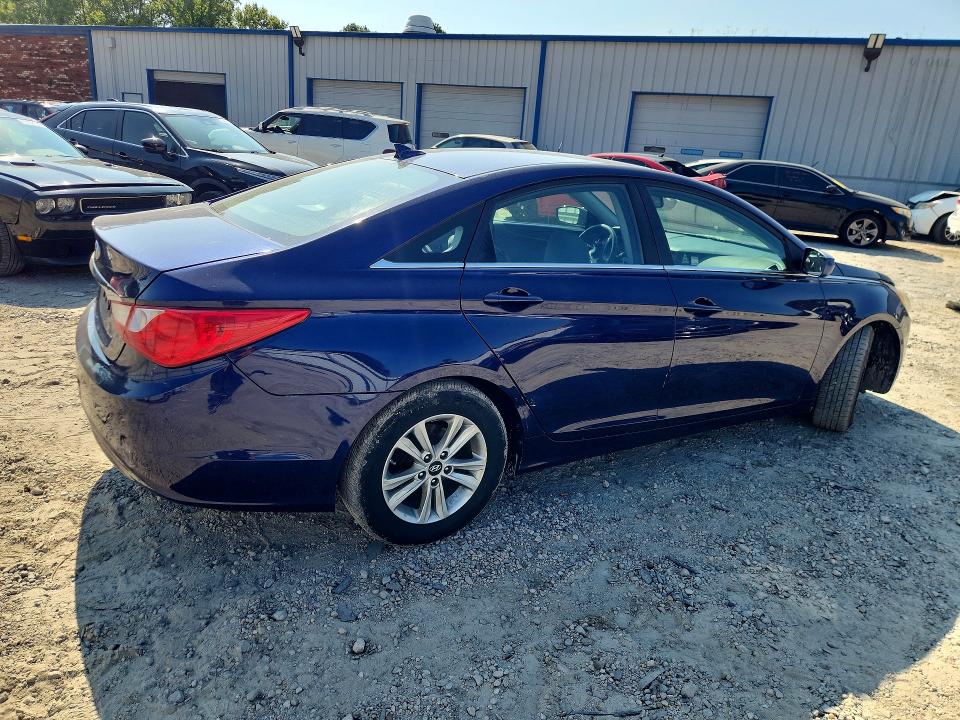 68311846 :رقم المزاد ، 5NPEB4AC5CH498459 vin ، 2012 Hyundai Sonata مزاد بيع