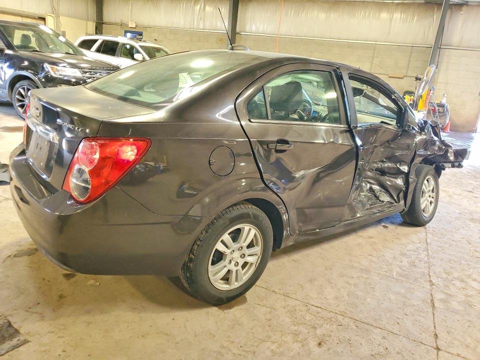 67897796 :رقم المزاد ، 1G1JC5SG3F4113566 vin ، 2015 Chevrolet Sonic مزاد بيع