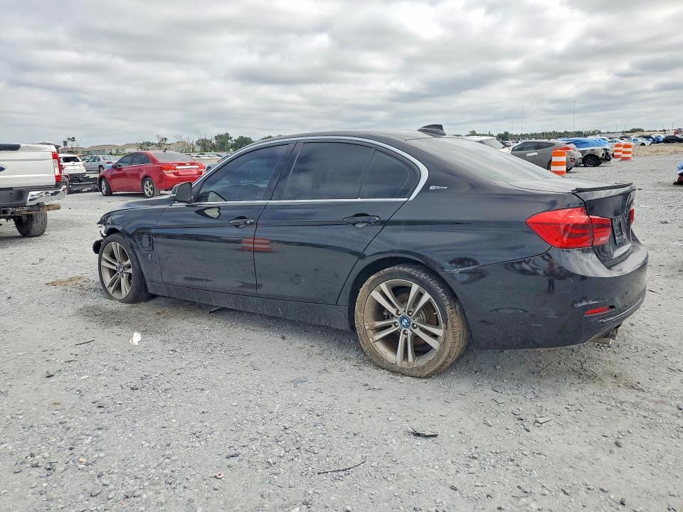 70131286 :رقم المزاد ، WBA8E1C54JA167553 vin ، 2018 Bmw 330e مزاد بيع