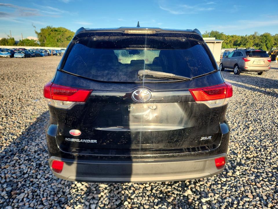 Продаж на аукціоні авто 2018 Toyota Highlander, vin: 5TDKZRFH6JS546929, номер лоту: 68252556