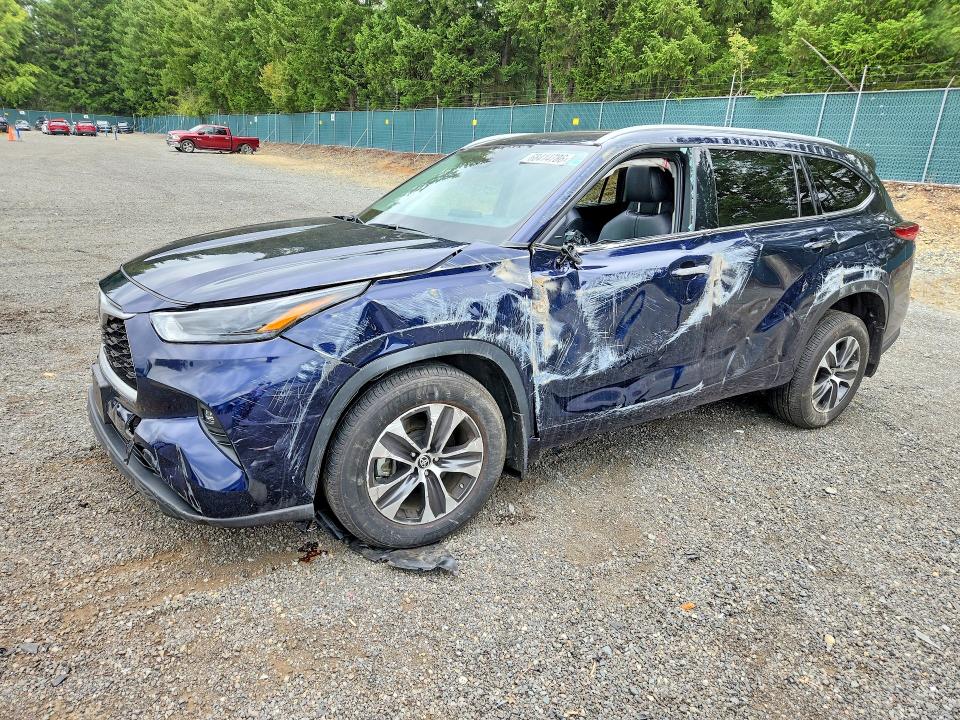 68414786 :رقم المزاد ، 5TDHZRBH7NS230008 vin ، 2022 Toyota Highlander مزاد بيع