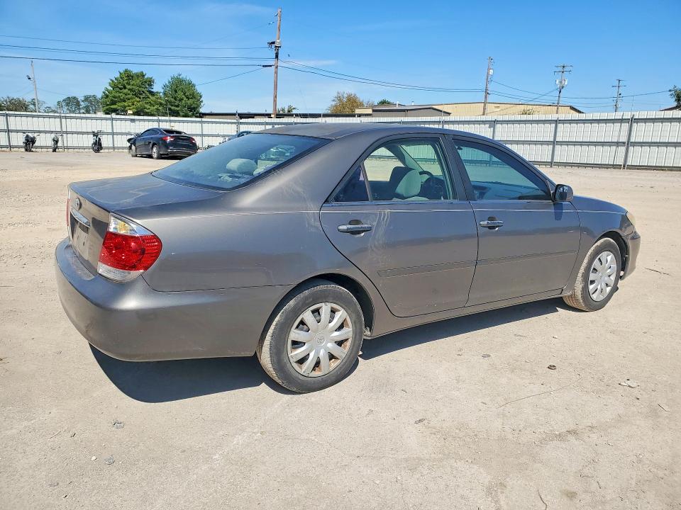 70680056 :رقم المزاد ، 4T1BE32K15U637954 vin ، 2005 Toyota Camry مزاد بيع