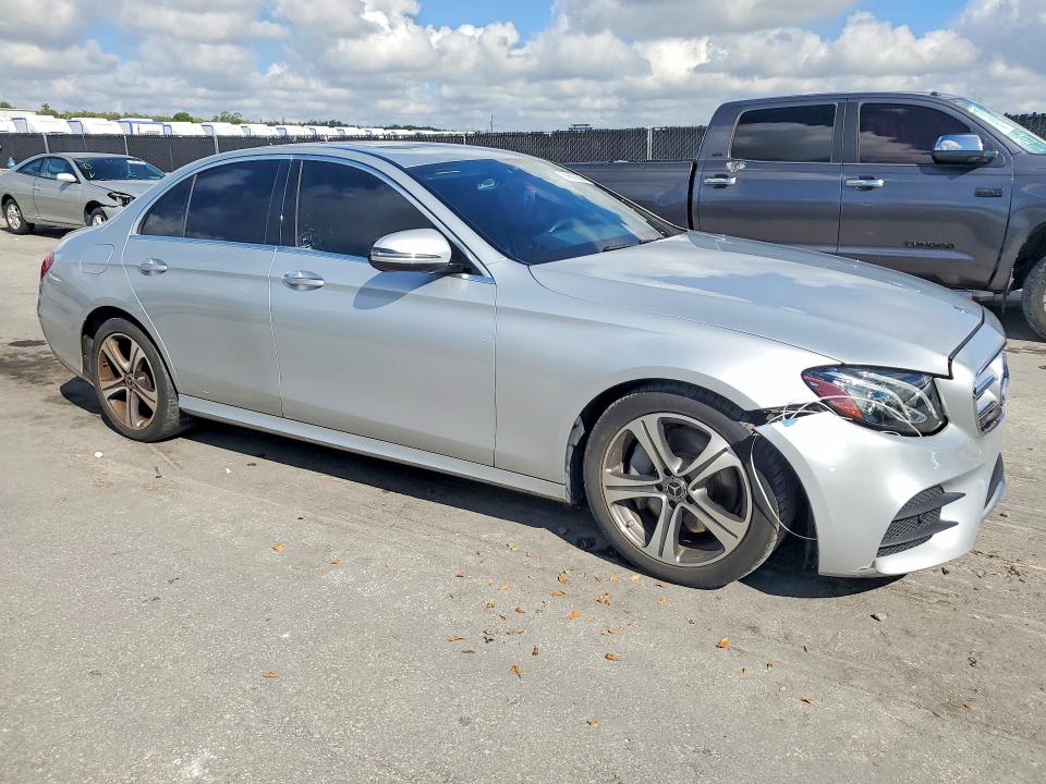 69697686 :رقم المزاد ، WDDZF8DBXLA755337 vin ، 2020 Mercedes-benz E مزاد بيع