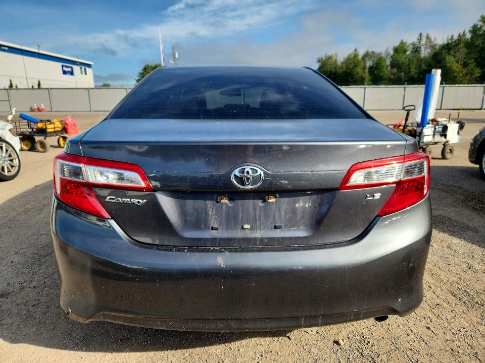 67455736 :رقم المزاد ، 4T1BF1FKXEU307502 vin ، 2014 Toyota Camry مزاد بيع