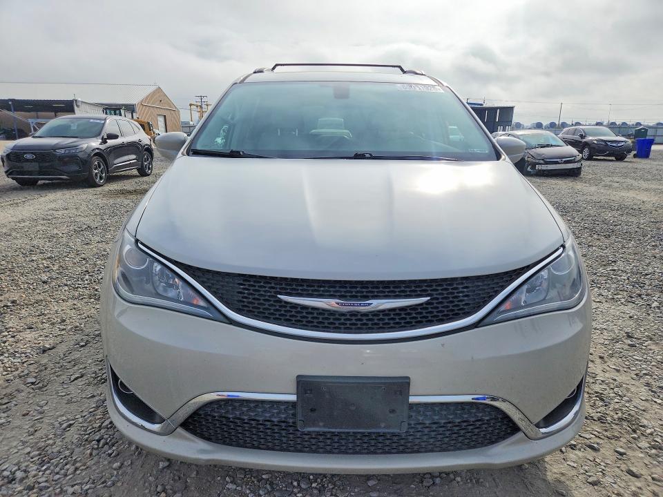 Продаж на аукціоні авто 2017 Chrysler Pacifica, vin: 2C4RC1BG0HR553652, номер лоту: 69931926